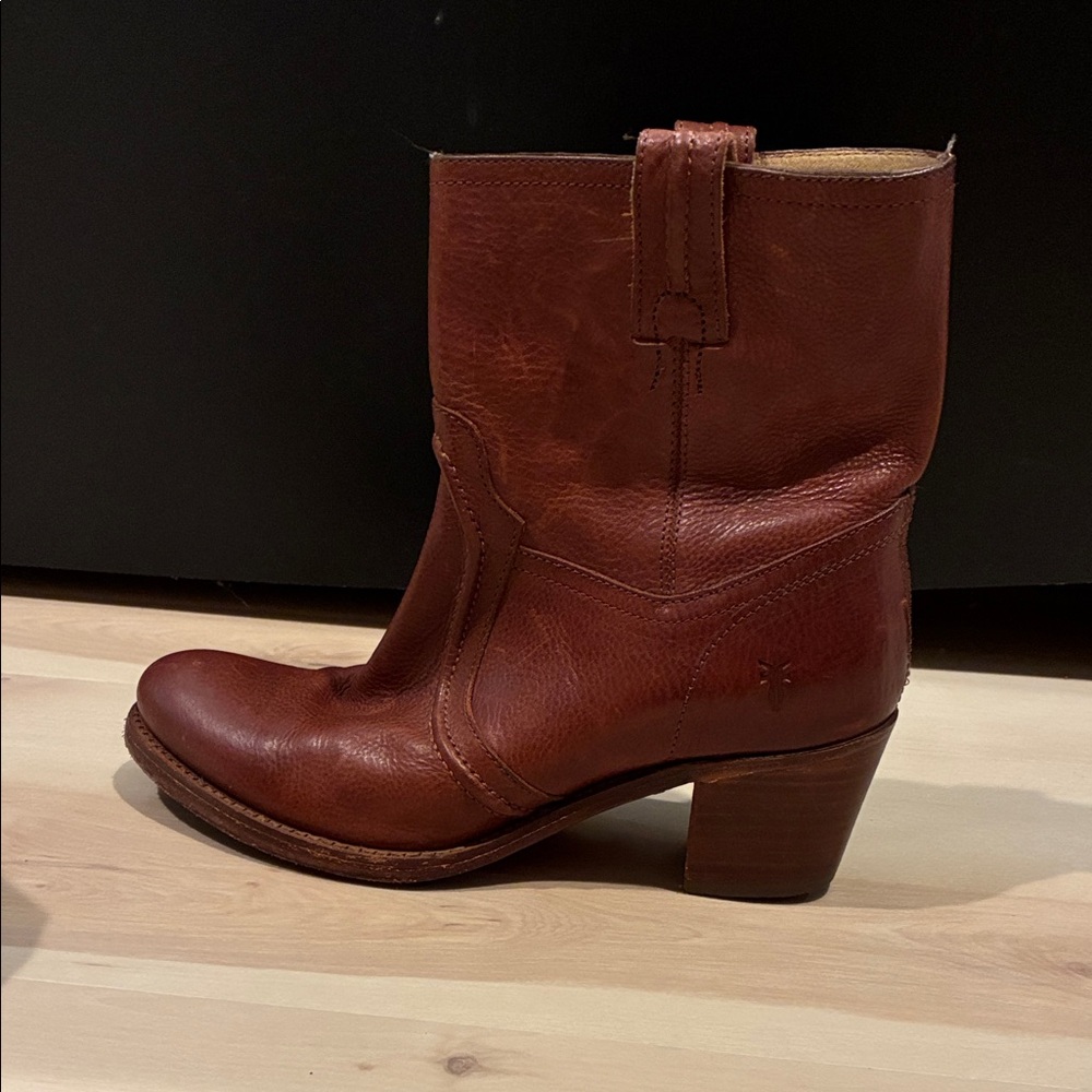 Frye Women's Chestnut Leather Heeled Boots